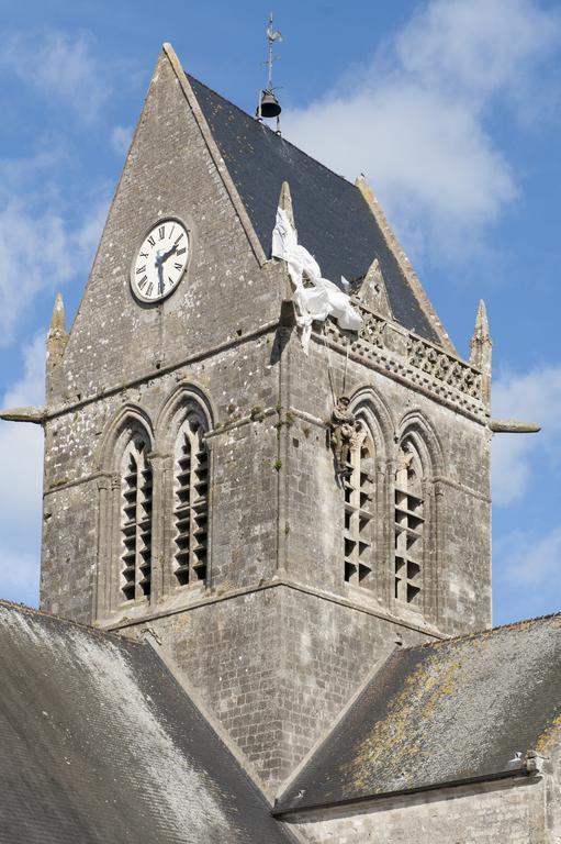 Logis Hotel Restaurant Le Sainte Mere Sainte-Mere-Eglise Exterior foto