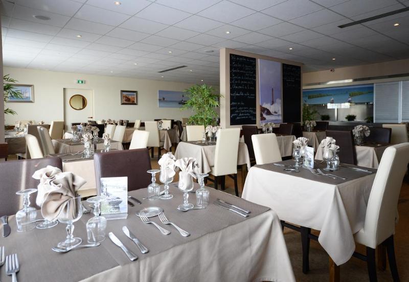 Logis Hotel Restaurant Le Sainte Mere Sainte-Mere-Eglise Exterior foto